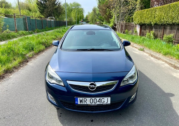 Opel Astra cena 27900 przebieg: 230000, rok produkcji 2011 z Radom małe 352